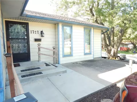 1727 Dakota St, Leavenworth, KS 66048