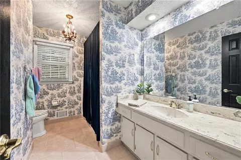 Bath - 900 SW Murray Rd, Lees Summit, MO 64081 photo 1 of 3