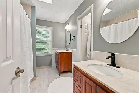 Bath - 900 SW Murray Rd, Lees Summit, MO 64081 photo 3 of 3