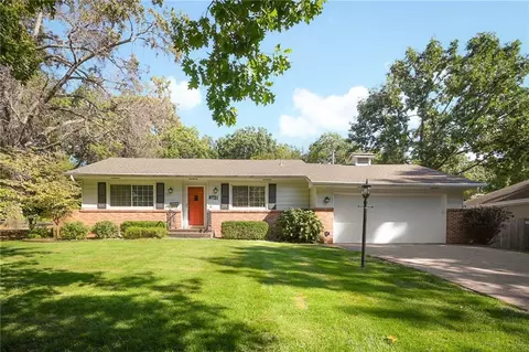 8721 Reeds Rd, Overland Park, KS 66207