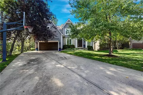 14018 Ash St, Overland Park, KS 66224