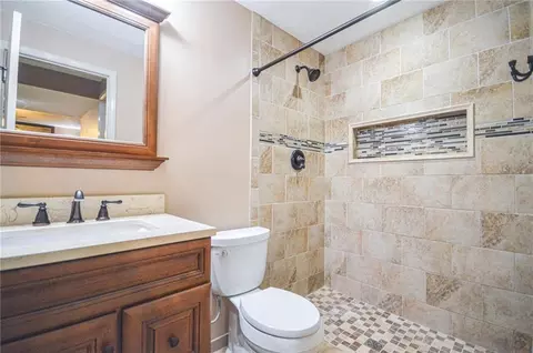 Bath - 18705 E Independence Ave, Independence, MO 64056 photo 6 of 6