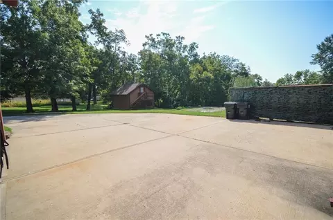 Exterior - 18705 E Independence Ave, Independence, MO 64056 photo 10 of 17