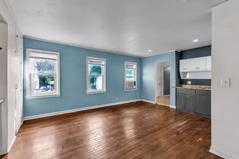 Living - 102 S Chestnut St, Cameron, MO 64429 photo 4 of 6