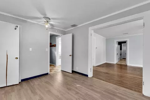 Bedroom - 102 S Chestnut St, Cameron, MO 64429 photo 1 of 6