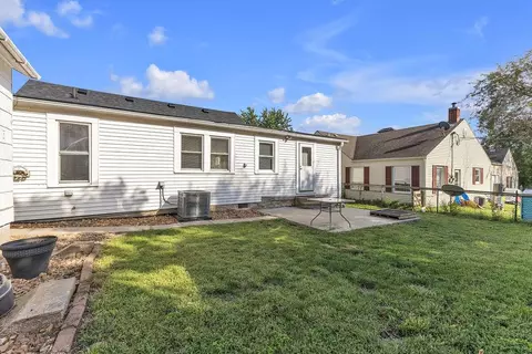 Exterior - 102 S Chestnut St, Cameron, MO 64429 photo 4 of 5