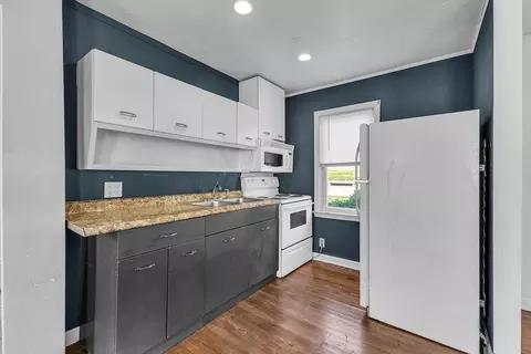 Kitchen - 102 S Chestnut St, Cameron, MO 64429 photo 4 of 4