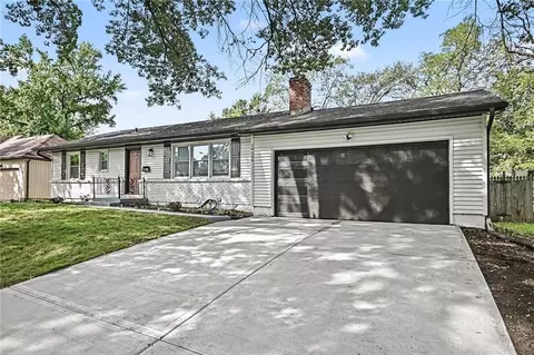 10004 Lydia Ave, Kansas City, MO 64131