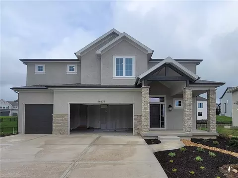 18232 Oakmont St, Overland Park, KS 66013