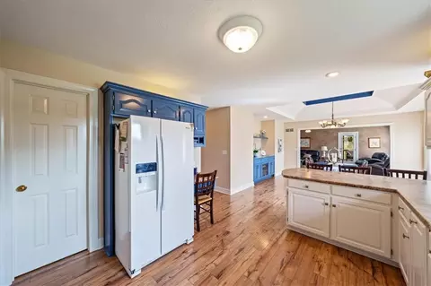 Kitchen - 7401 155 St, Belton, MO 64012 photo 3 of 5