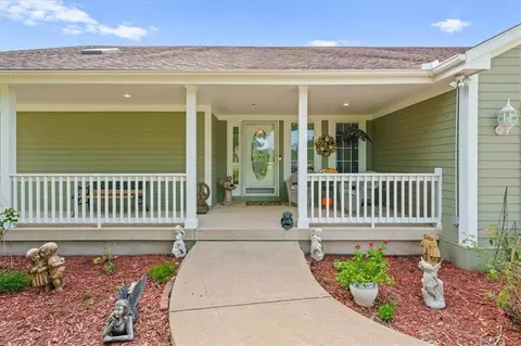 Exterior - 7401 155 St, Belton, MO 64012 photo 3 of 9