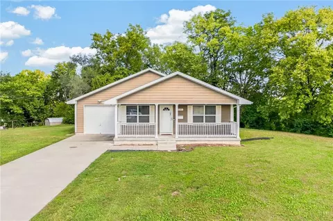 1133 N 50th Pl, Kansas City, KS 66102