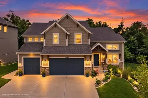 13365 NW 72nd St, Parkville, MO 64152