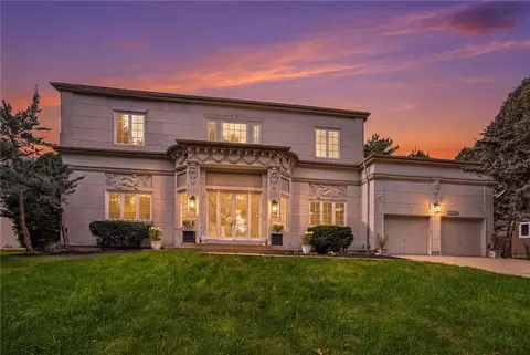 11224 Rosewood St, Leawood, KS 66211