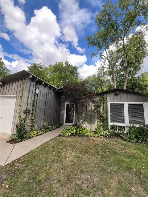 5409 Reeds Rd, Mission, KS 66202