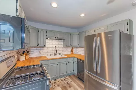 8323 Orient Dr, Kansas City, KS 66112
