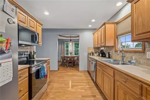 Entry Way - 307 Leander St, Eudora, KS 66025 photo 1 of 3