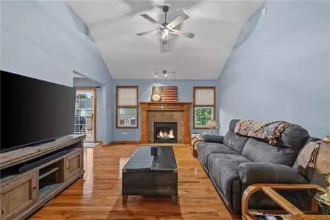 Living - 307 Leander St, Eudora, KS 66025 photo 2 of 3
