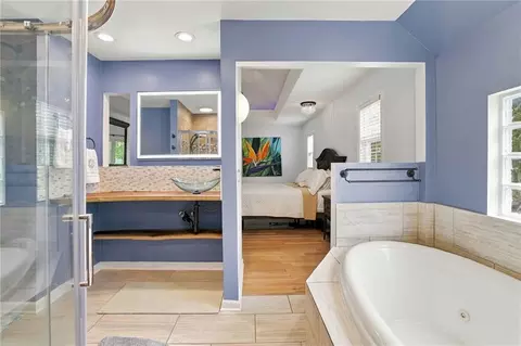Bath - 4082 SW Marline Dr, Lees Summit, MO 64082 photo 3 of 4