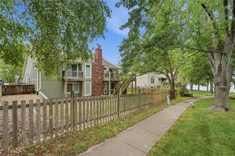 Exterior - 4082 SW Marline Dr, Lees Summit, MO 64082 photo 4 of 8