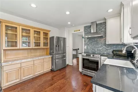 Kitchen - 4082 SW Marline Dr, Lees Summit, MO 64082 photo 5 of 6