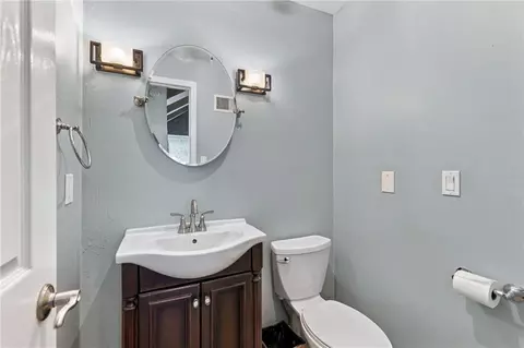 Bath - 4082 SW Marline Dr, Lees Summit, MO 64082 photo 4 of 4