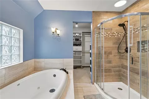 Bath - 4082 SW Marline Dr, Lees Summit, MO 64082 photo 1 of 4