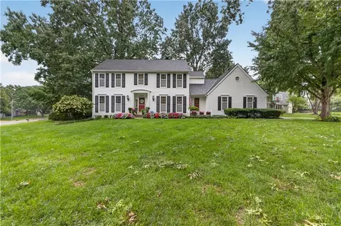 12400 Sagamore Rd, Leawood, KS 66209