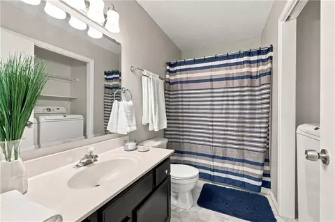 Bath - 6003 NE Moonstone Dr, Lees Summit, MO 64064 photo 2 of 3