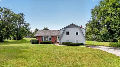16600 Switzer Rd, Overland Park, KS 66062