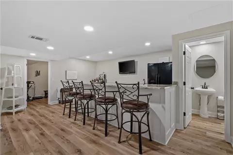 11104 W 109th Ter, Overland Park, KS 66210