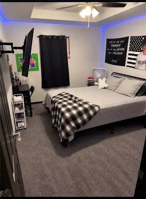 Bedroom - 112 Johns Ct, Frontenac, KS 66763 photo 3 of 7