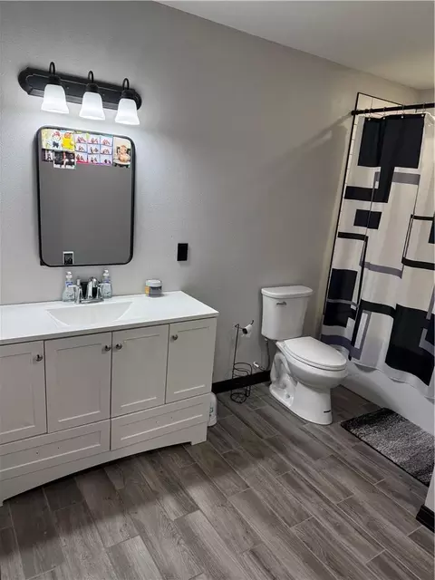 Bath - 112 Johns Ct, Frontenac, KS 66763 photo 3 of 8