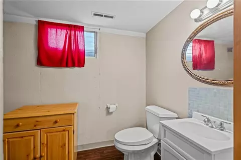 Bath - 13213 E 44th St, Independence, MO 64055 photo 2 of 2