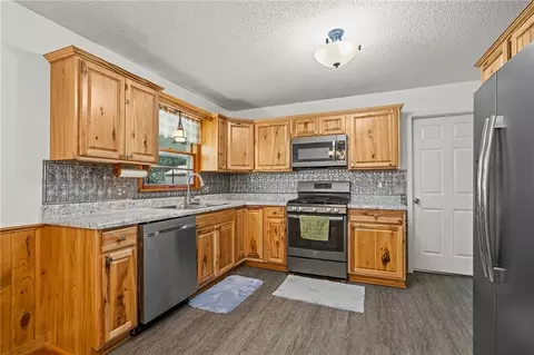 Kitchen - 13213 E 44th St, Independence, MO 64055 photo 2 of 4