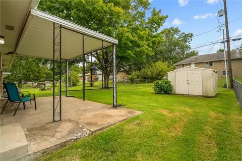 Exterior - 13213 E 44th St, Independence, MO 64055 photo 6 of 8
