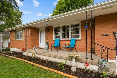 Exterior - 13213 E 44th St, Independence, MO 64055 photo 2 of 8
