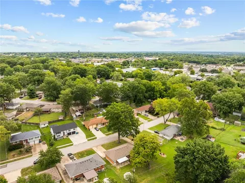 View/Area - 13213 E 44th St, Independence, MO 64055 photo 3 of 4
