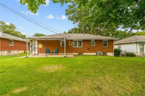 Exterior - 13213 E 44th St, Independence, MO 64055 photo 3 of 8