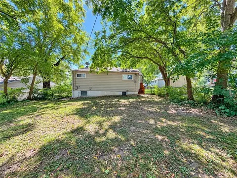 406 Devon St, Independence, MO 64055 photo 8