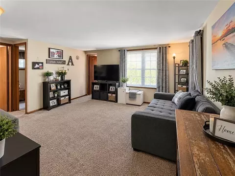 406 Devon St, Independence, MO 64055 photo 5