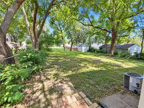 406 Devon St, Independence, MO 64055 photo 7