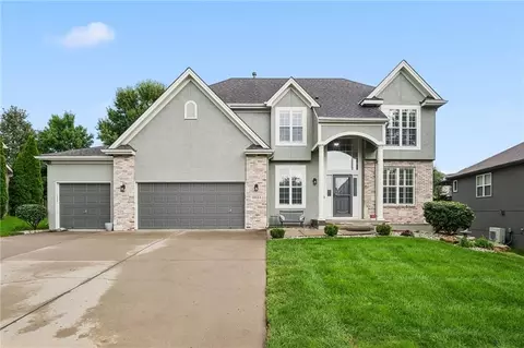 10122 N Lane Dr, Kansas City, MO 64157