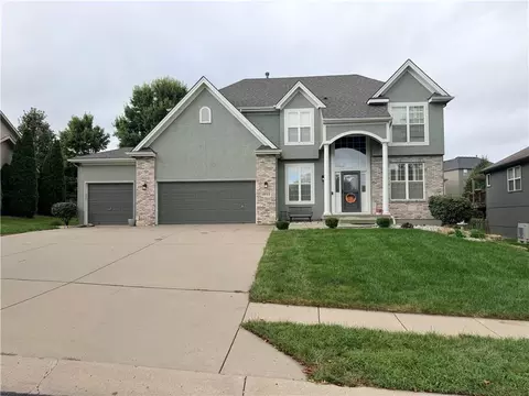10122 N Lane Dr, Kansas City, MO 64157