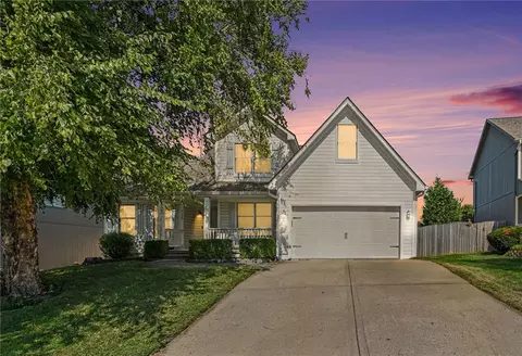7423 N Wallace Ave, Kansas City, MO 64158