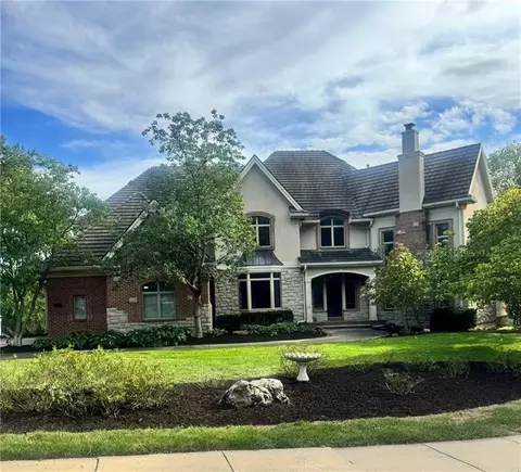 1416 Woodbury Dr, Liberty, MO 64068