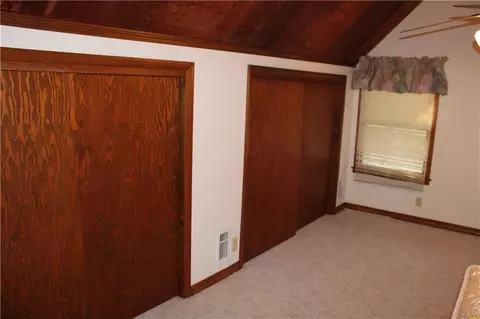 Bedroom - 11 Spruce St, Greenfield, MO 65661 photo 6 of 13