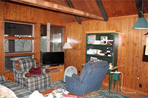 Living - 11 Spruce St, Greenfield, MO 65661 photo 8 of 12