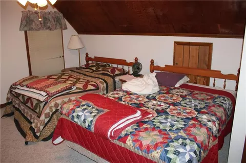 Bedroom - 11 Spruce St, Greenfield, MO 65661 photo 10 of 13