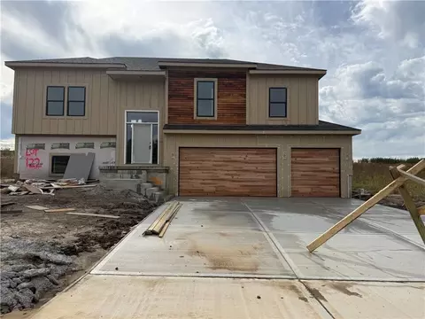 2121 Deerfield Ter, Liberty, MO 64068